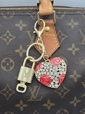 Louis Vuitton Authentic Gold Padlock 🔒Key + Unbranded Heart Keychain Bag Charm